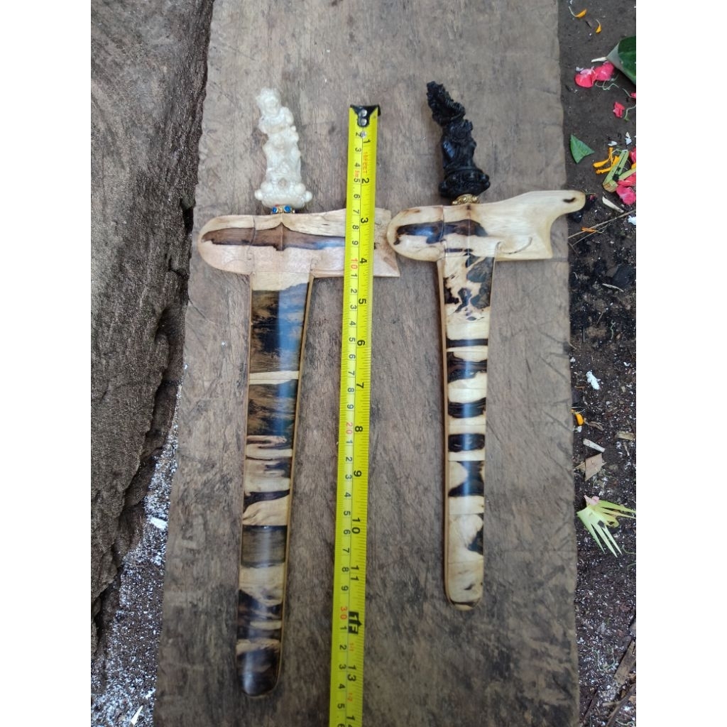 2 seselet keris bali