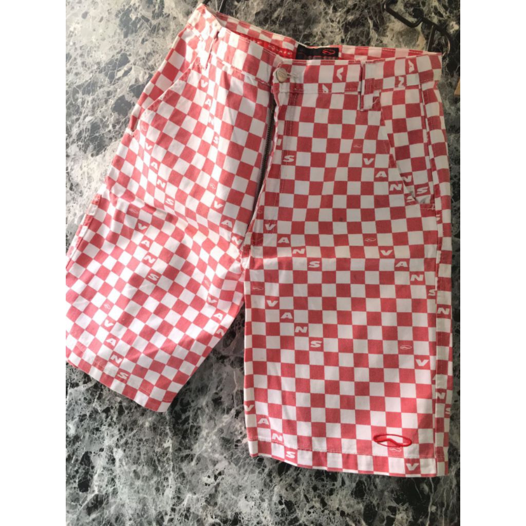 Celana Pendek Vans