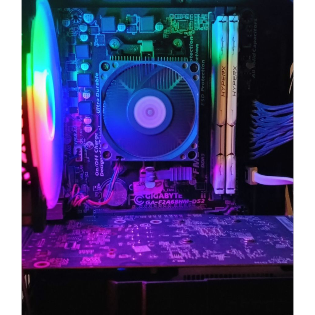 Paketan Mobo AMD Athlon X4 860K + Mobo Gigabyte GA-F2A68HM-DS2 (FM2+)