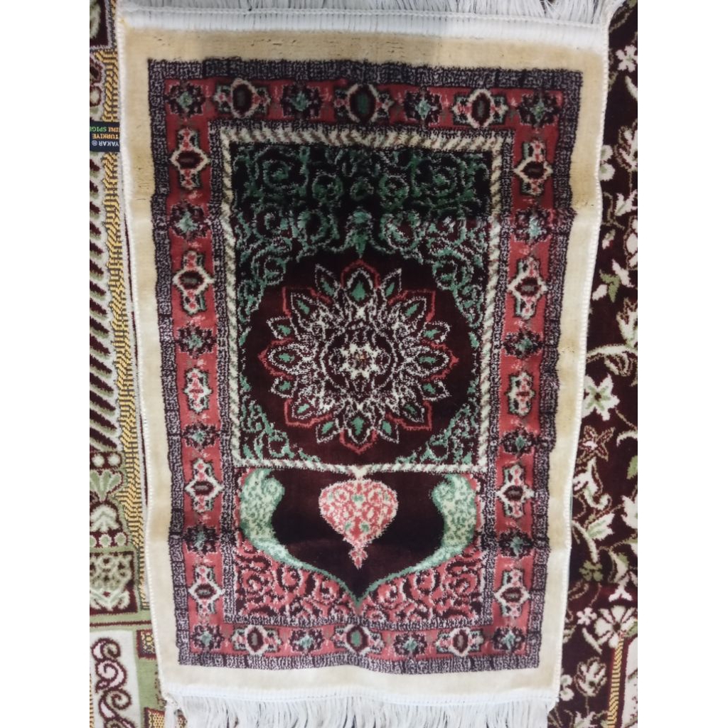 sajadah besar tebal/sajadah kecil lembut/sajadah tebal/sajadah lembut/sajadah karisma/sajadah yakar