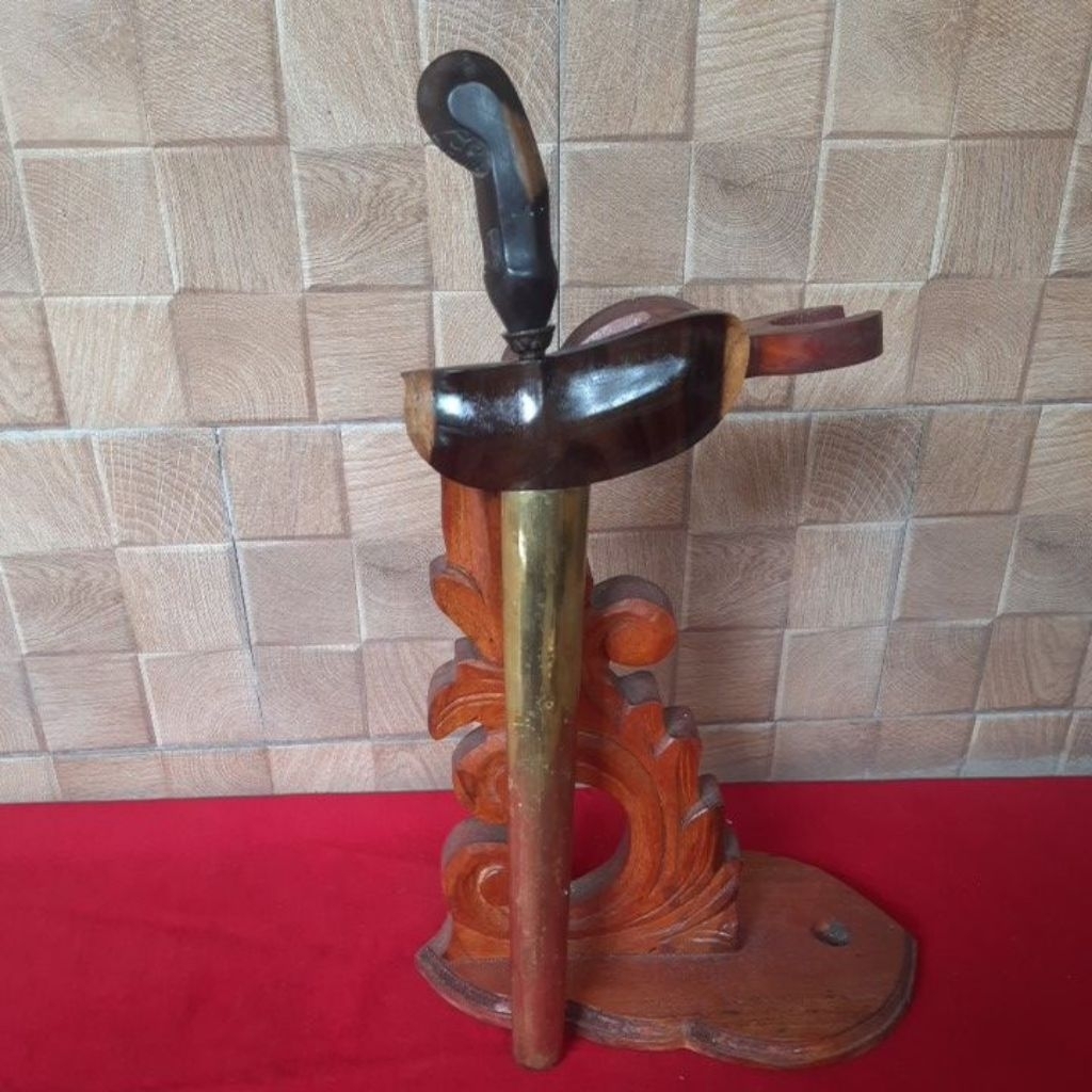 Keris Patrem Kebo Lajer Sepuh,Pamor Slewah ndeling,Gubet,Batu Lapak
