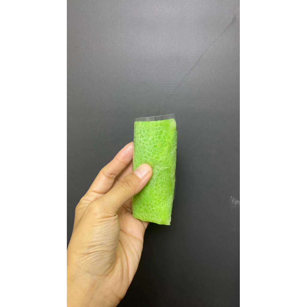 Dadar gulung isi kelapa parut manis