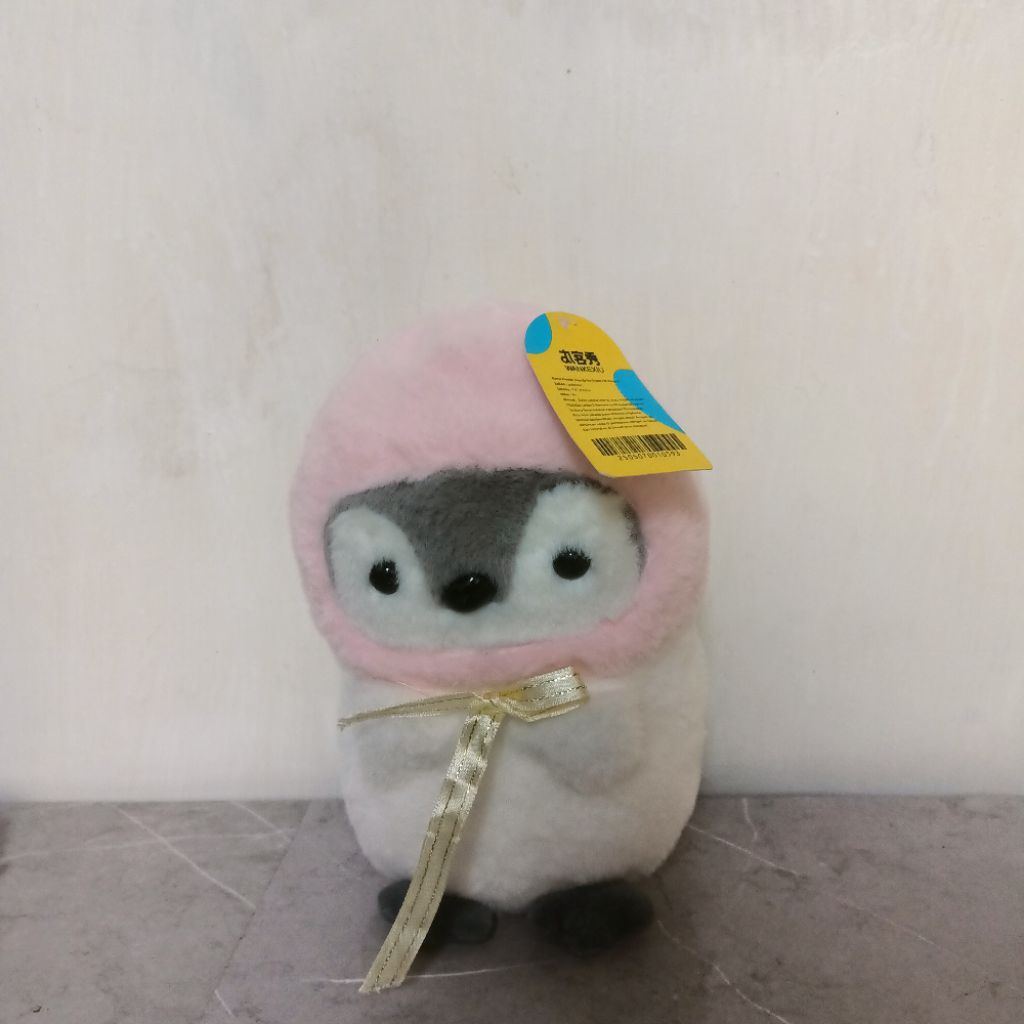 Boneka pingu topi pink 104