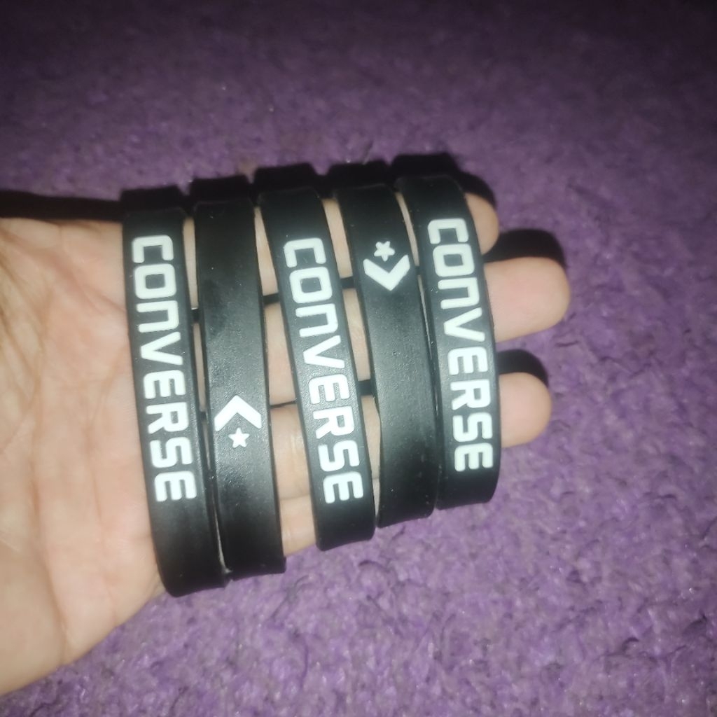 bracelet converse gelang karet kecil 1cm x garasi rebel distro / ruberband / gelang karet metalgear 