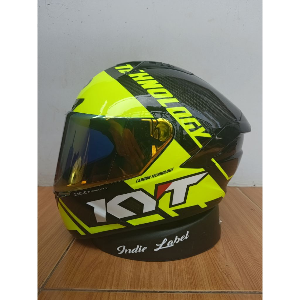KYT NX-Race Carbon