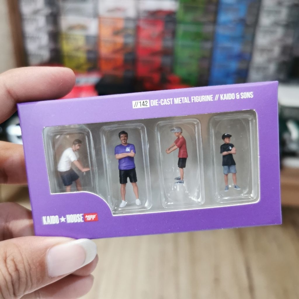 Kaido House Mini GT Diecast Metal Figurine 142 Kaido & Son