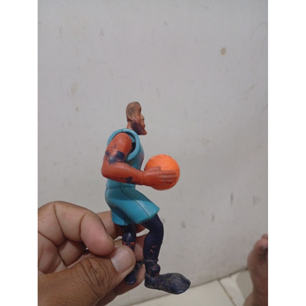figure space jam Lebron James