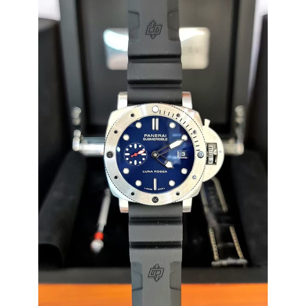 Panerai Submersible Automatic 300M – Jam Tangan Diver Profesional Pria