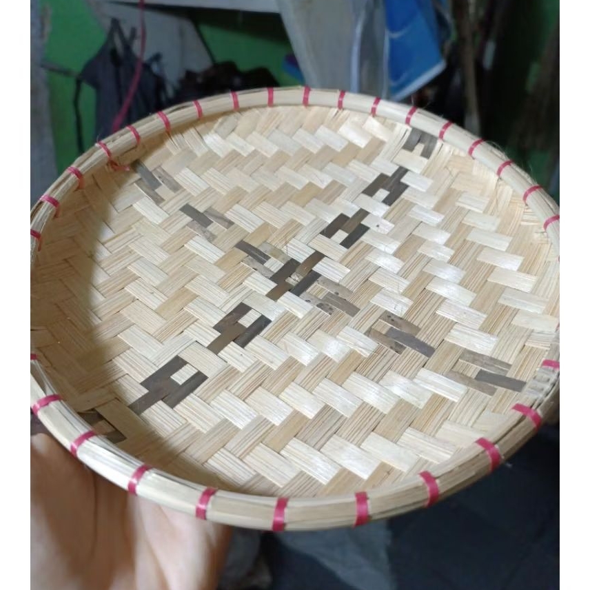 tampah bambu kecil  / nyiru bambu kecil/ nampan bambu / tampah kecil / cempeh / cecempeh / grosir an