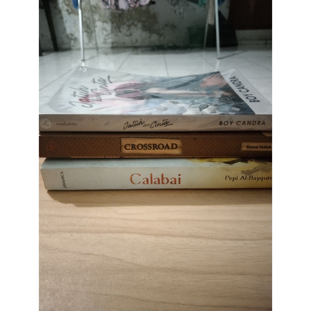 Novel Preloved (Jatuh&Cinta, Calabai, Crossroad)