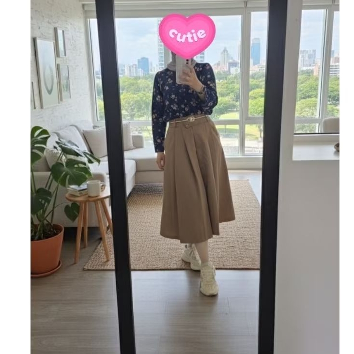 Atasan Blouse Warna Navy Motif Bunga untuk Wanita