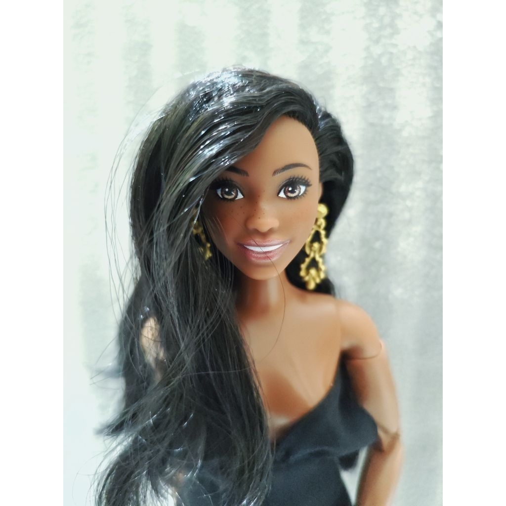 Boneka Barbie MTM Curvy Body