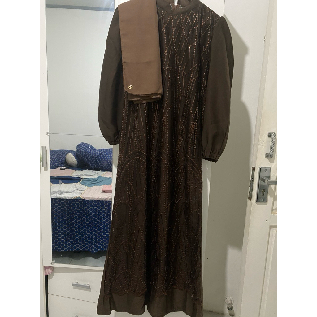 Preloved Mahogany Burkat Gamis Kondangan Satin Payet Gaun Muslim S Cokelat