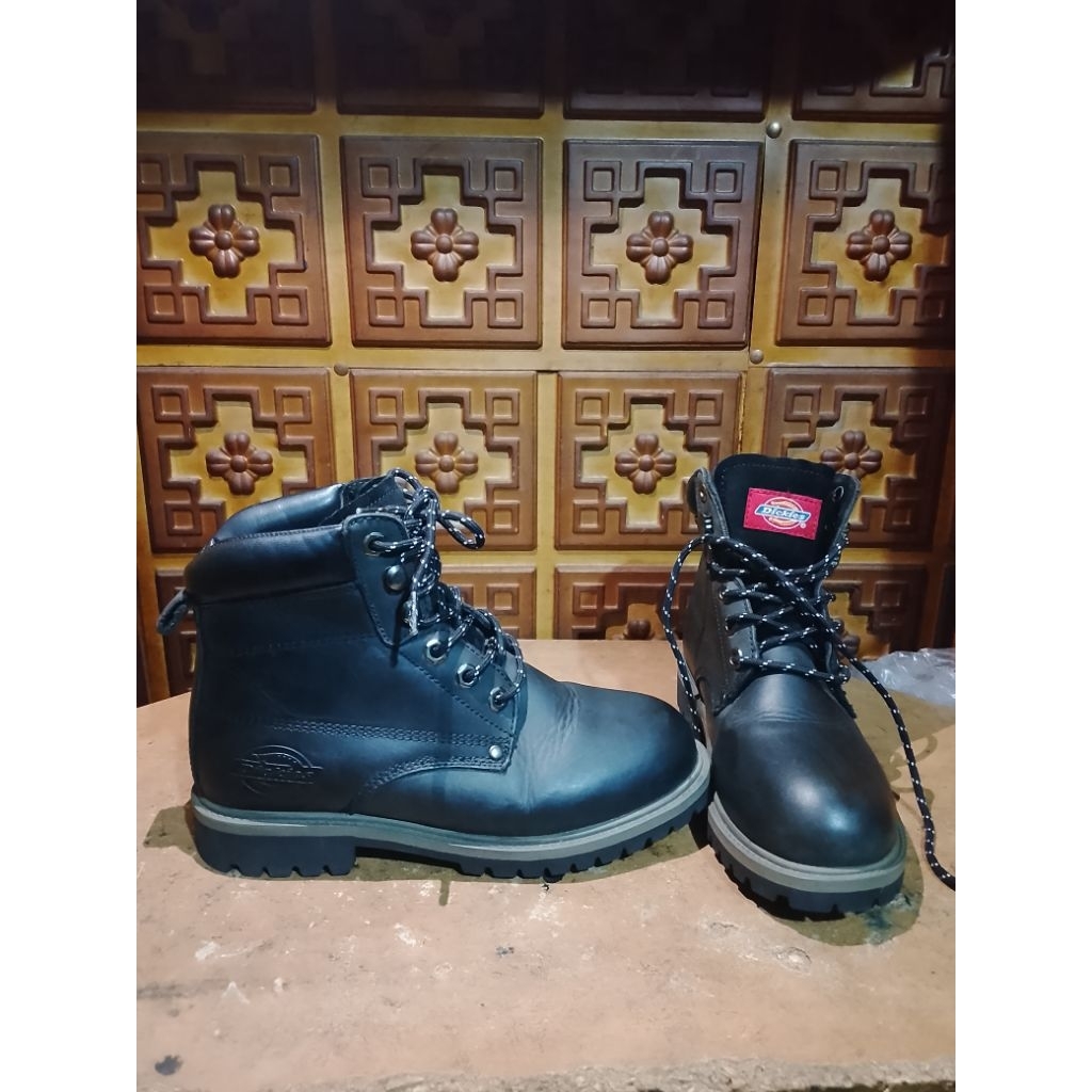 sepatu second boots dickies size 36 up size 38 bisa pake insole 24