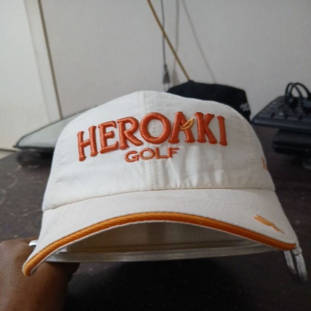Topi golf warna putih logo bordir timbul tebal HEROAKI second Original allsize stelan besi embos mul