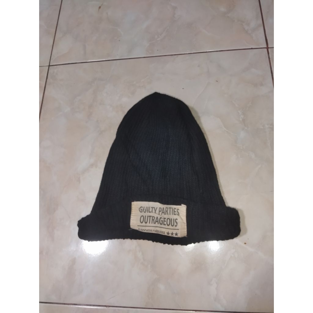 Beanie hat guilty parties black