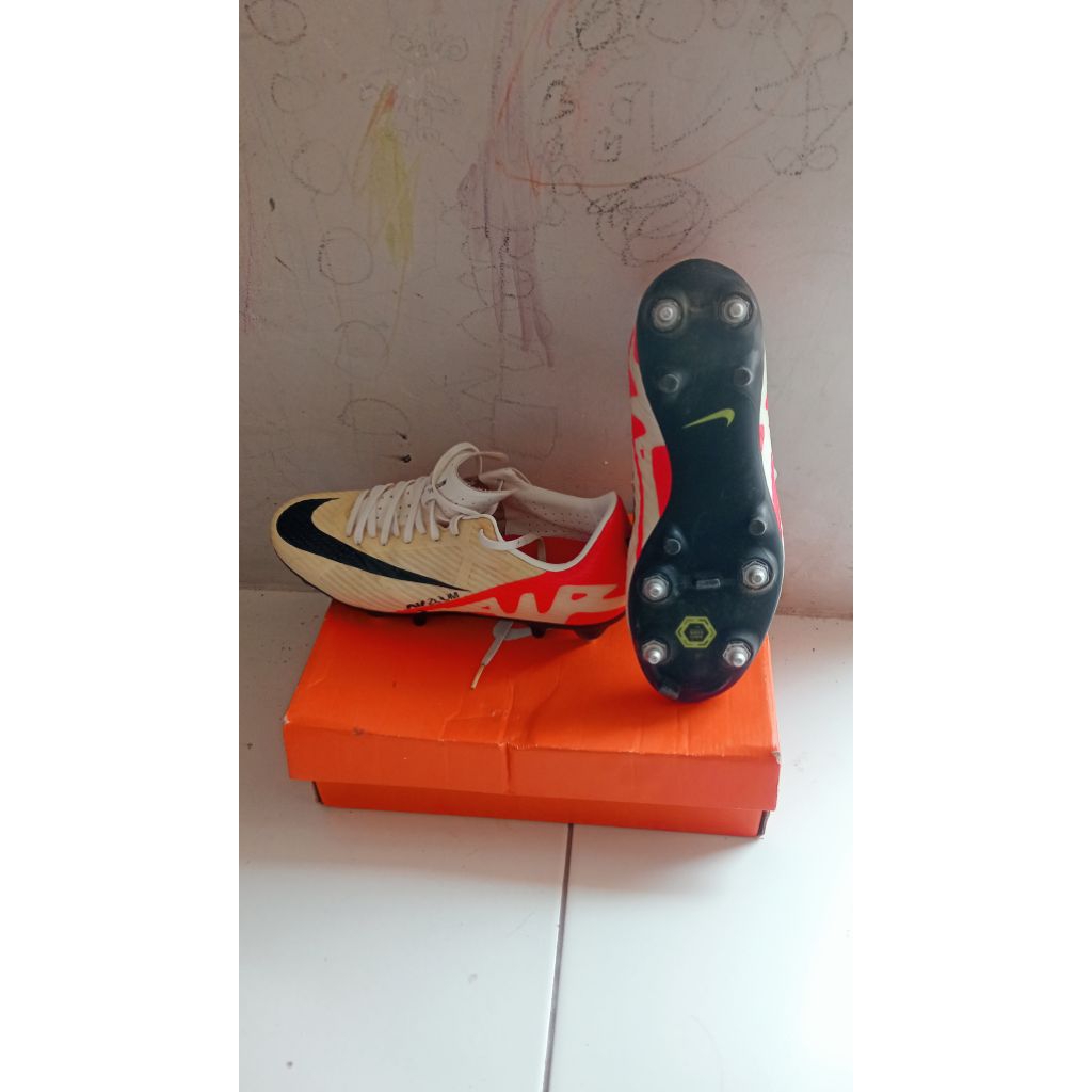 sepatu bola second NIKE air zoom