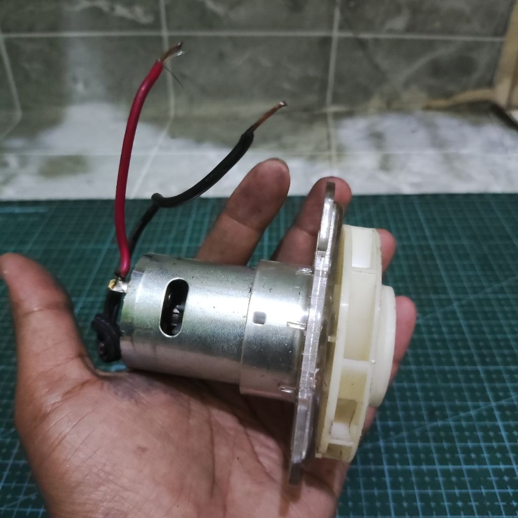 DC MOTOR POMPA BLOWER DINAMO KIPAS BEKAS POMPA DINAMO DC MOTOR 6V