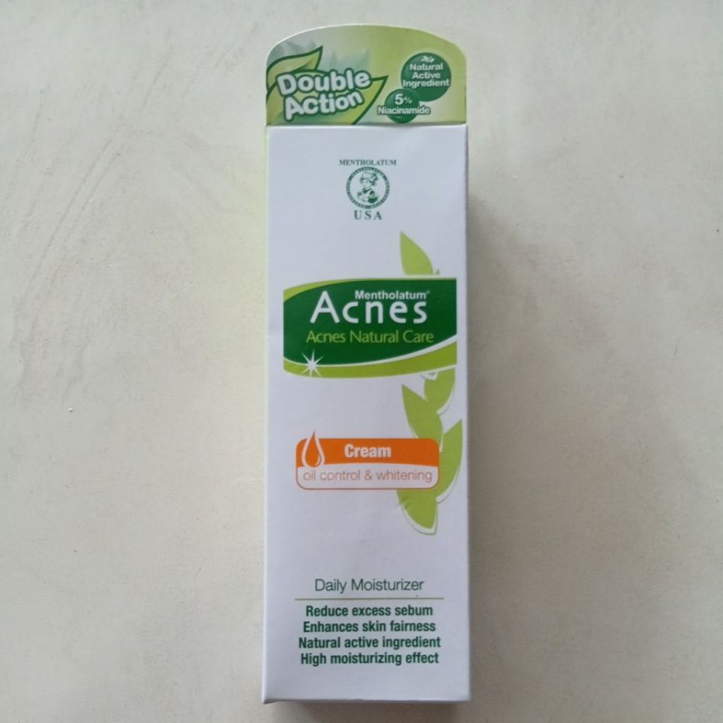 Acnes Creamy Wash Pelembab Wajah 40gr - Mengontrol Minyak, Mencerahkan, Melembabkan