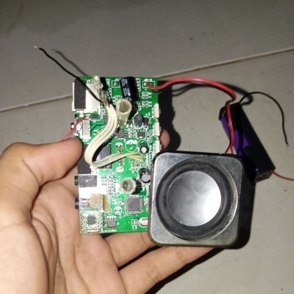 amplifier 3.7 volt