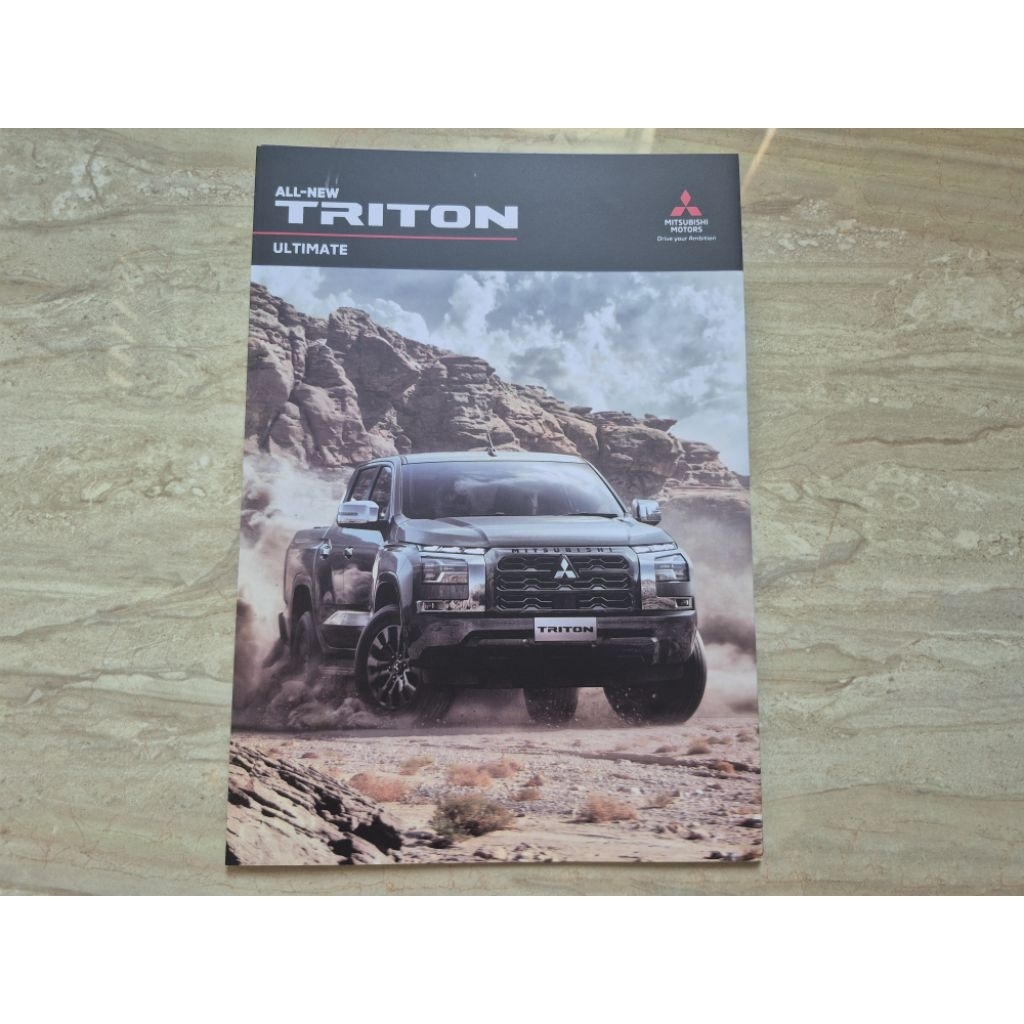 brosur katalog mobil mitsubishi triton ultimate 2024