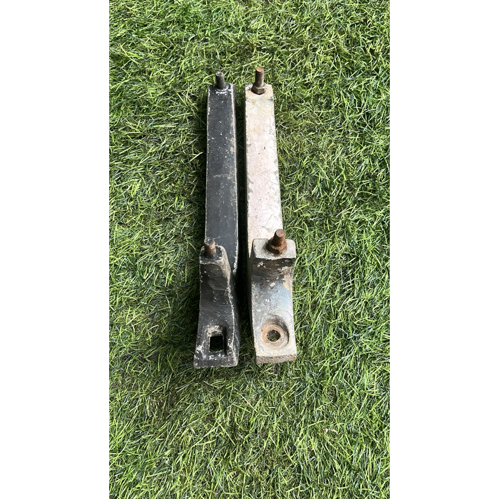 Tiang ban serep vespa super sprint ring 10