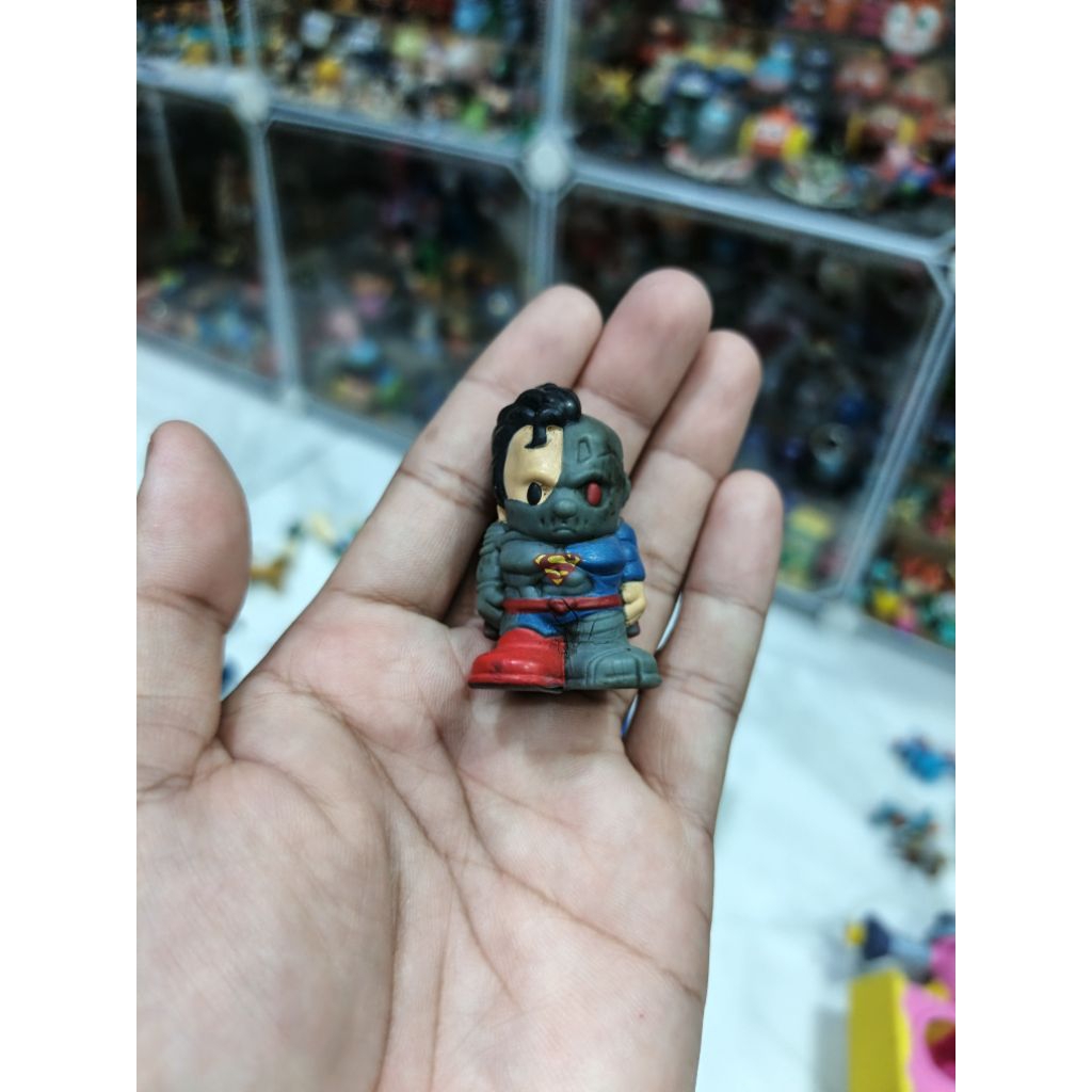 figure ooshies superman cyborg