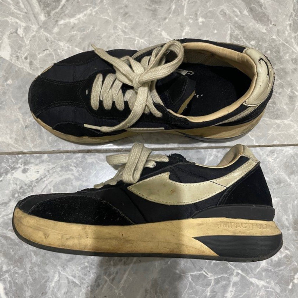 Compass Velocity Black