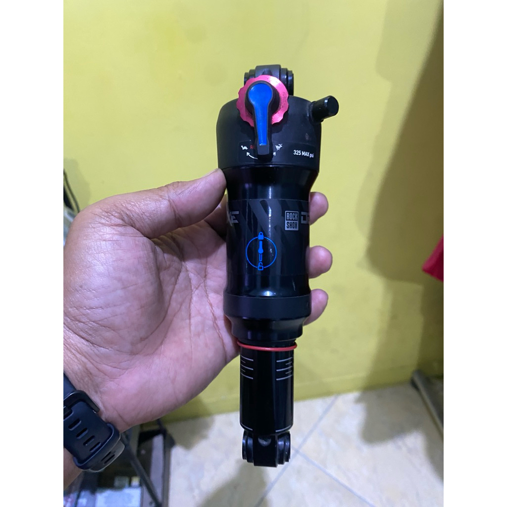 rearshock 190mm rockshox deluxe select