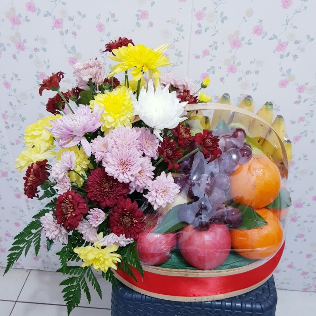 parcel buah dan bunga