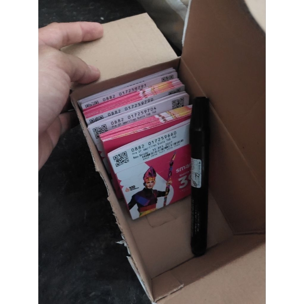 Kartu kuota Smartfren  Unlimited nonstop 3GB Sebulan masa tunggu 6bulan