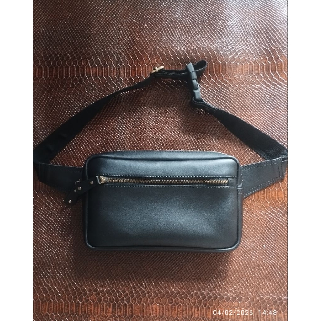 tas pinggang kulit sapi asli