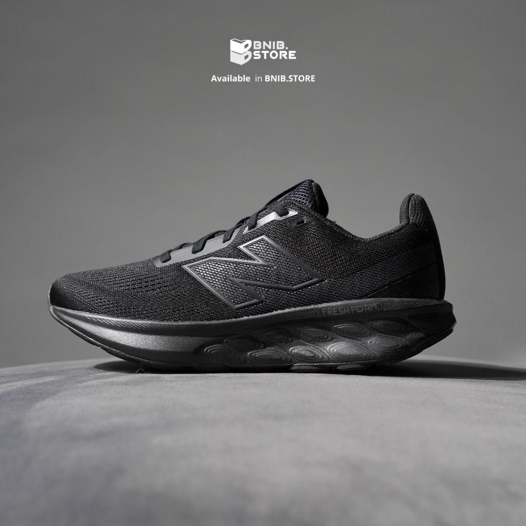 Sepatu Lari Pria NB Fresh Foam 520 v9 Full Black Original