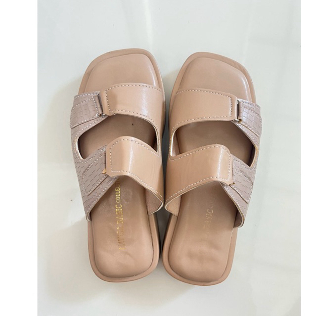 Sandal wanita Collection