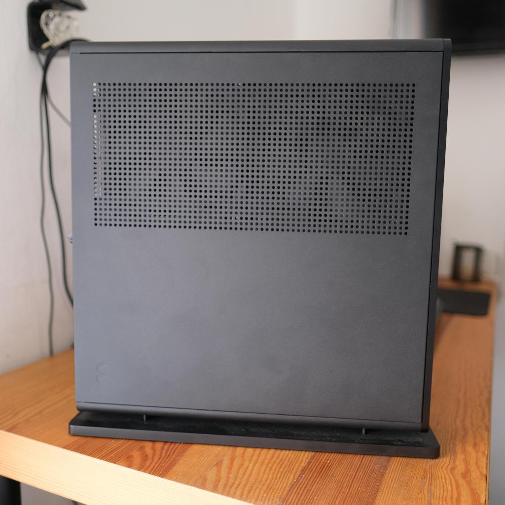 Mini ITX Gaming Productivity PC Komputer Rakitan Fractal Ridge 7 5700X RTX 3080 12GB Corsair Vengean