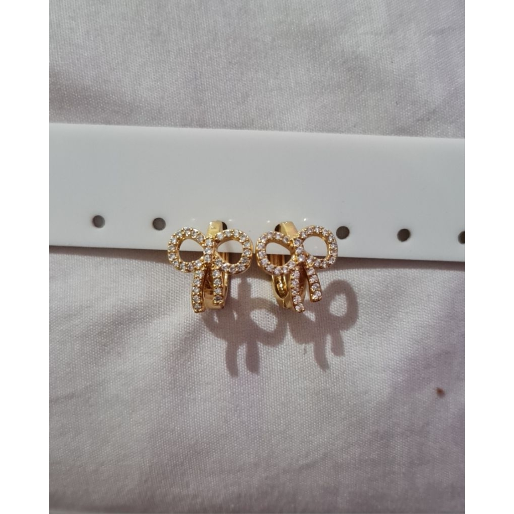 Anting Pita Besar berbahan titanium, stainless steel, perak