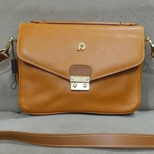 TAS SELEMPANG PAPILLON SEKEN WARNA KUNING MULUS BANGET