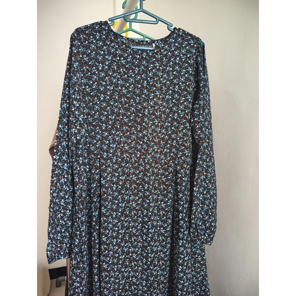 gamis motif bunga warna hitam