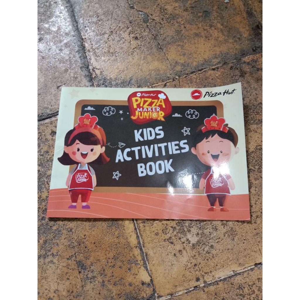 Buku pizza hut maker junior