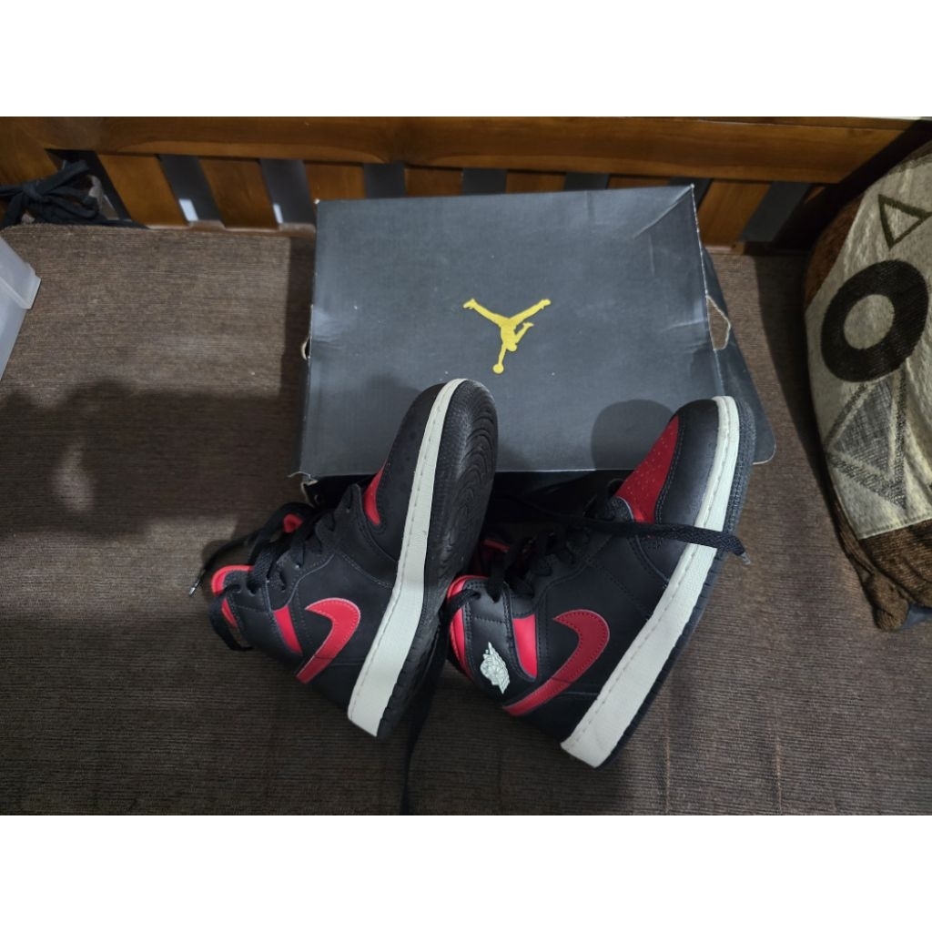 jual Sepatu Nike Air Jordan 1 Mid ukuran 36 Original