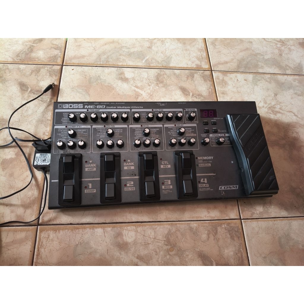 EFEK GITAR BOSS ME 80