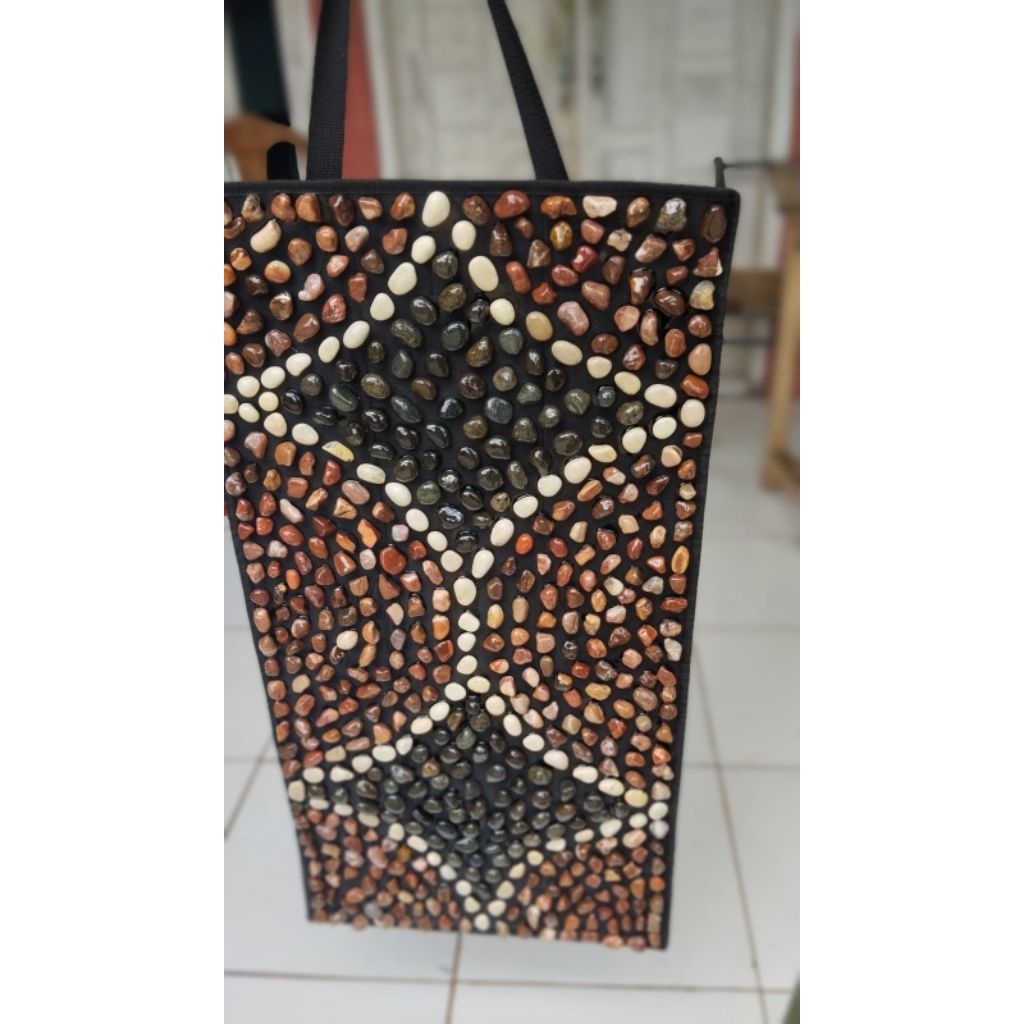 Karpet terapi kaki injak atasi rematik dengan tonjolan batu alam asli dengan panjang 80 cm dan lebar