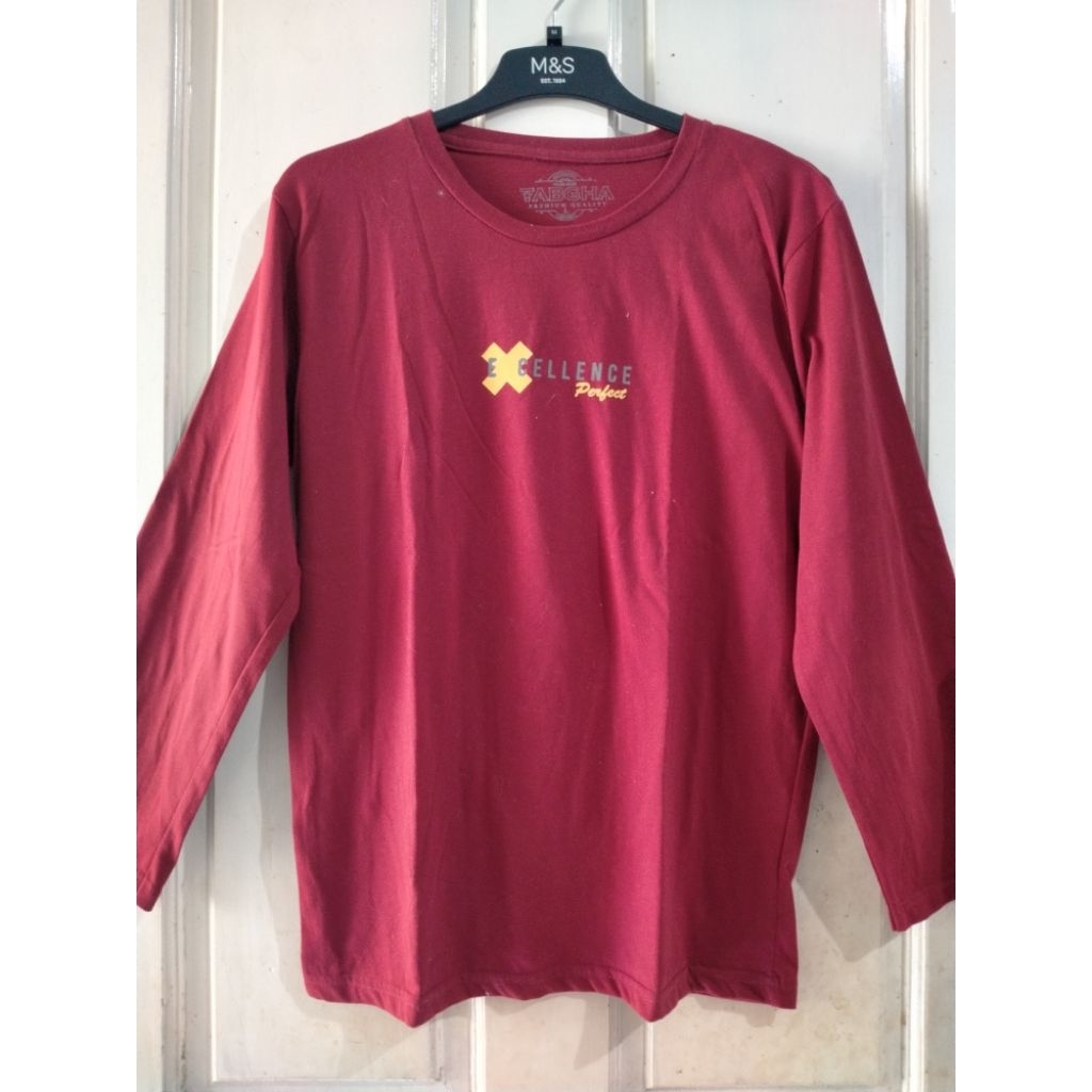 Preloved Kaos Merah Maroon Lengan Panjang Wanita/Pria