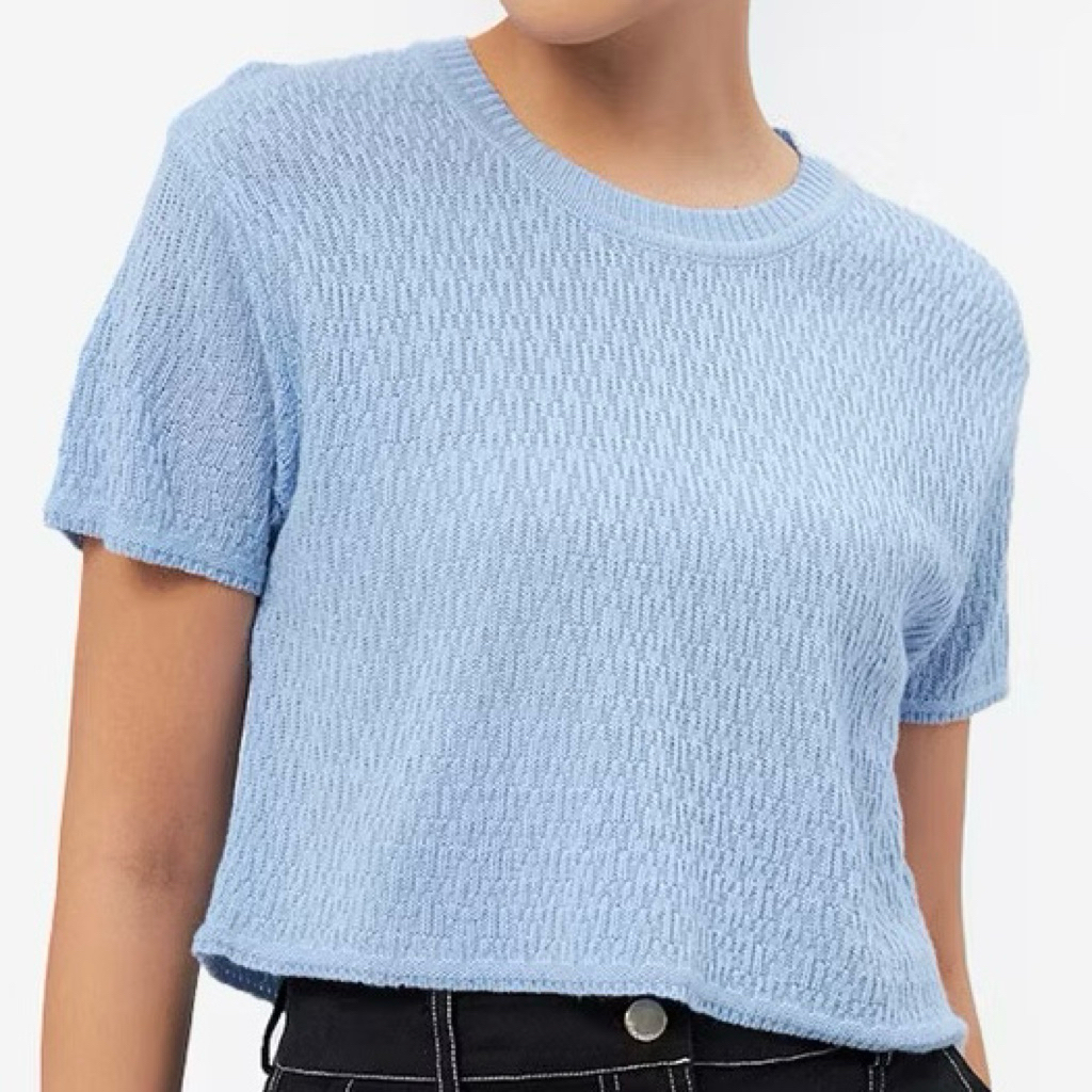 Girly and Chic Colorbox Blouse Rajut Crop Lengan Pendek Biru Muda Rajut Tebal Baju Hangout