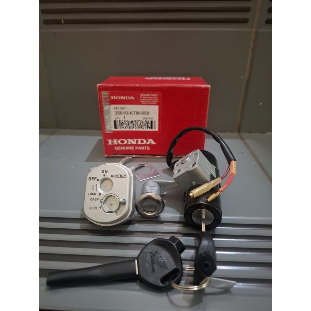 KUNCI KONTAK SET JOK  SUPRA X 125 LAMA SUPRA X 125 KARBURATOR KTM