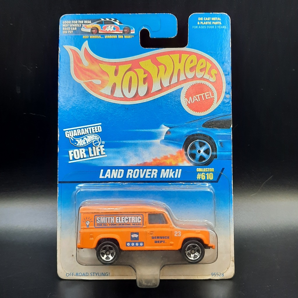 Hot Wheels Bluecard Land Rover Mk II Soft Corner