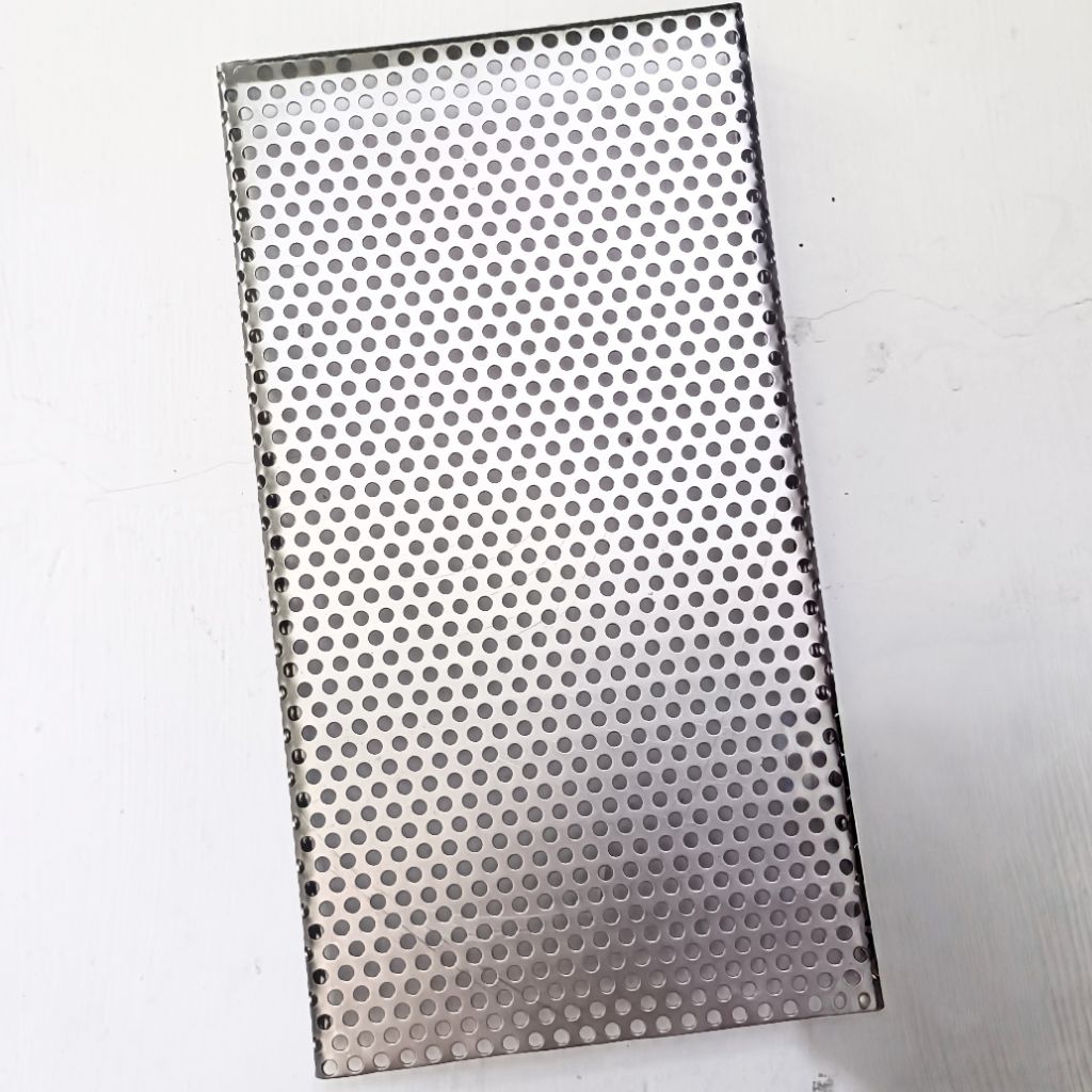 Grill Tutup Box Speaker Line Array 4 Inch