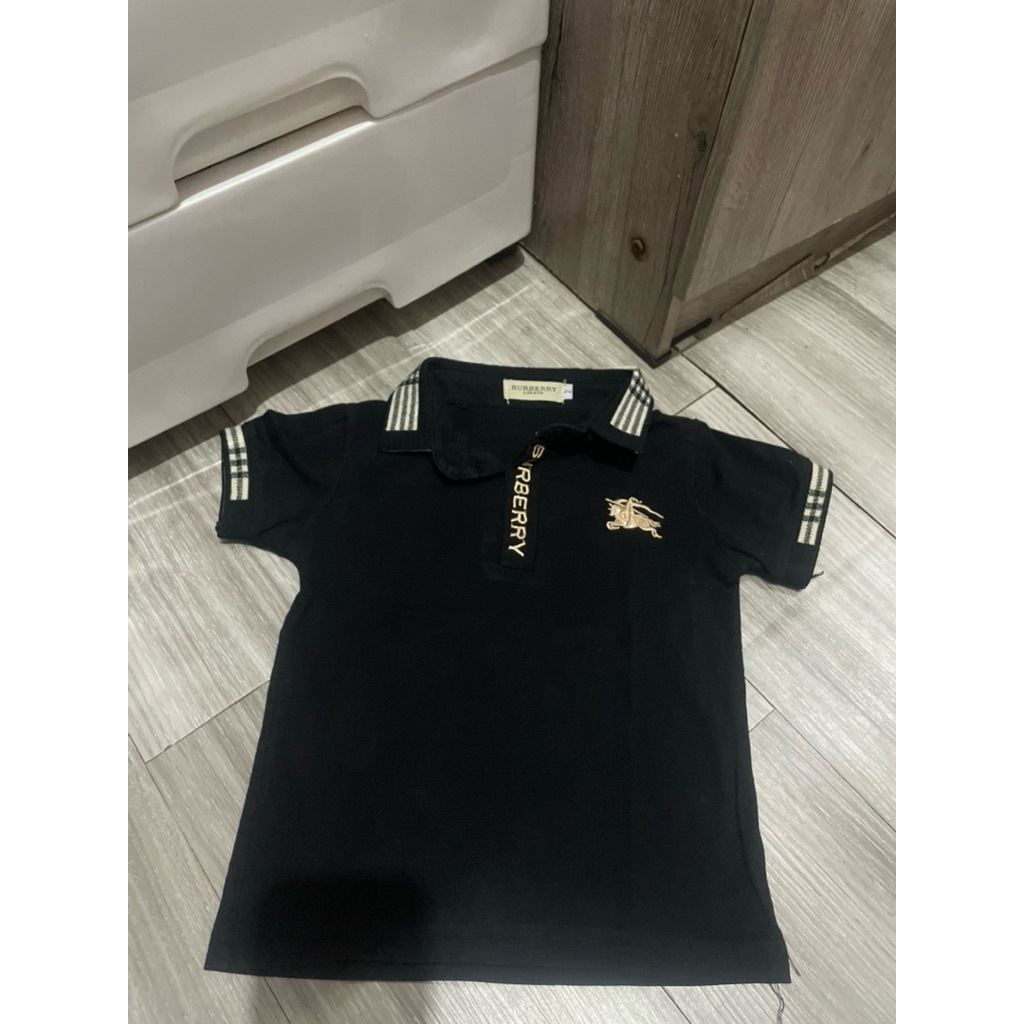 preloved kaos kerah anak size S burberry