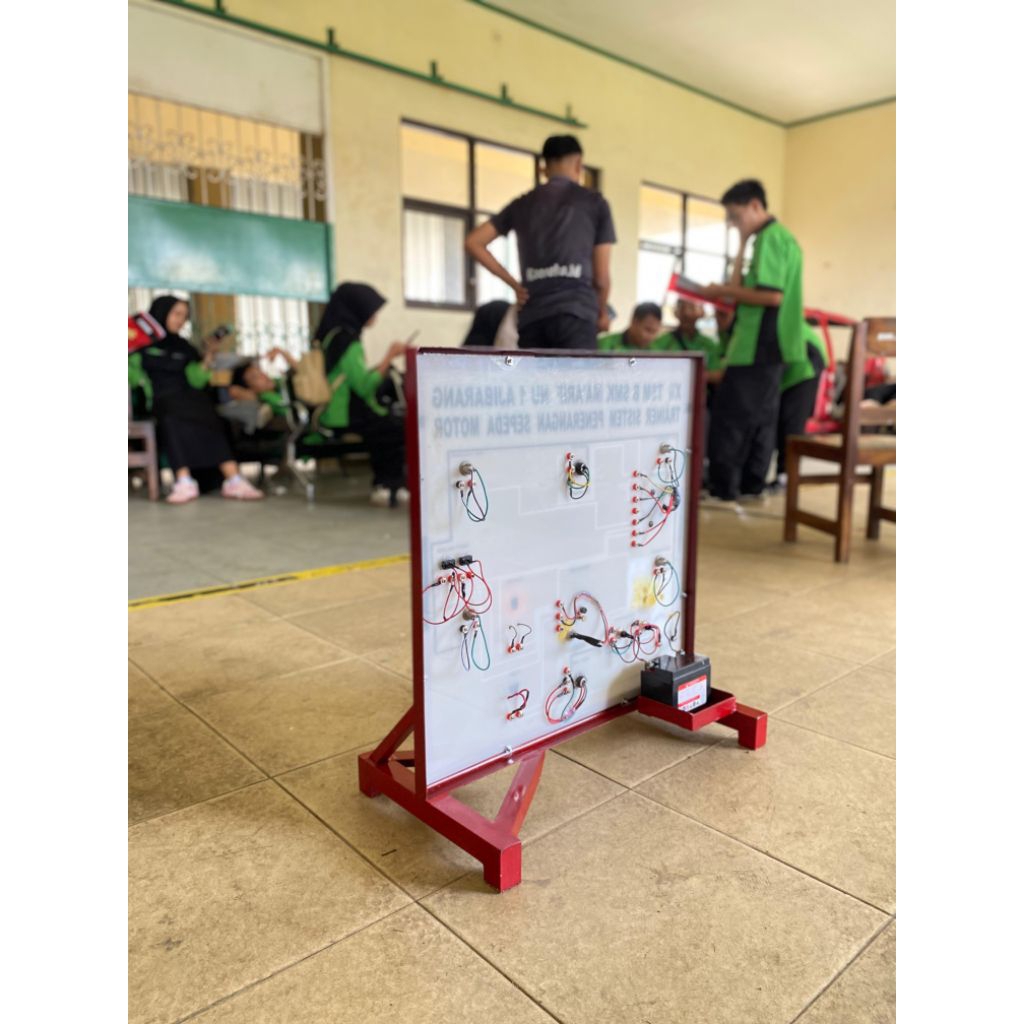 trainer sistem penerangan sepeda motor