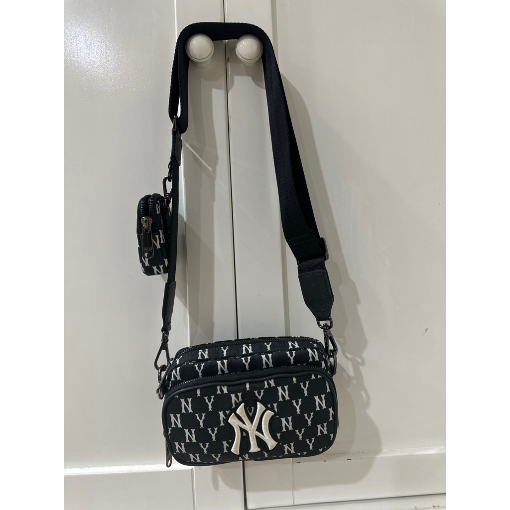 Preloved Tas MLB slempang